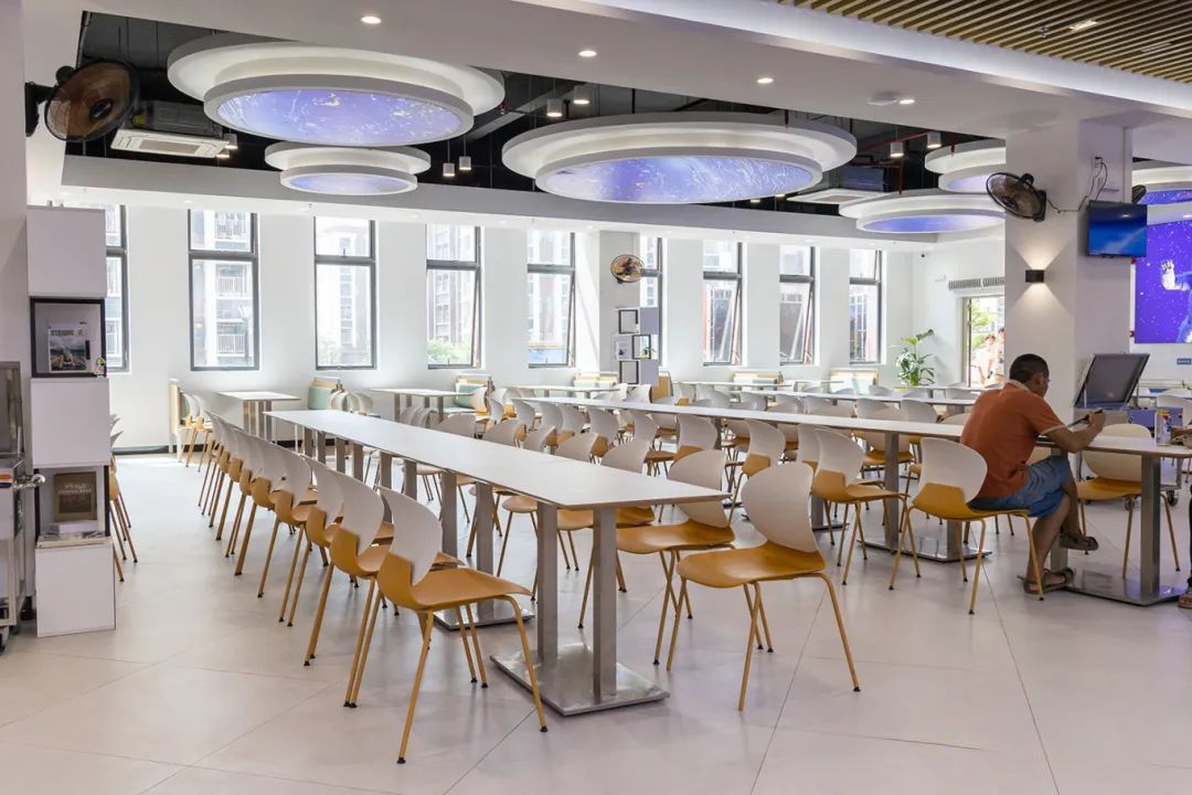 廣東肇慶航空職業(yè)學(xué)院